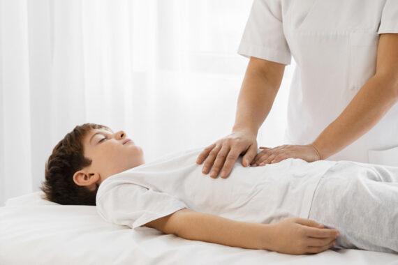 Ostéopathe enfants près de Vias